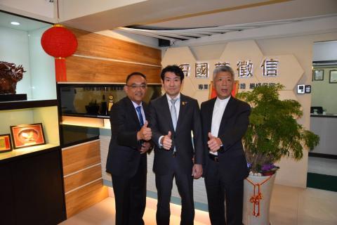 圖片說明 日本探偵社 株式會社アイヴィ·サービス扎晃本社 代表山田聰社長率領5名探偵社成員拜會國華徵信台北總公司。(記者吳登國翻攝)